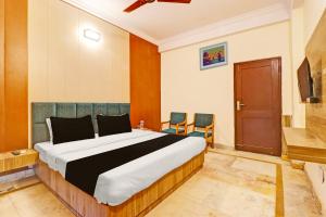 Hotel O Dolphin