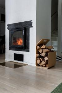 Lakeside Retreat near the University, with 2 free parking spots