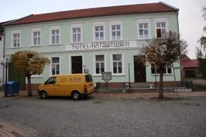 Hotel Ratsstuben Kalbe - Гарделеген
