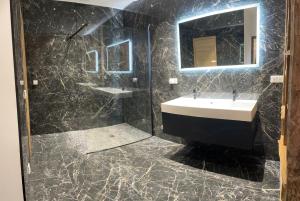 Appartements appartement de standing avec jacuzzi exterieur : photos des chambres
