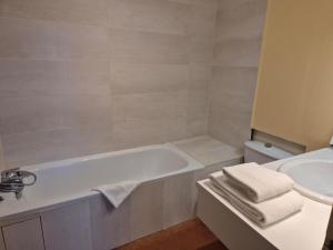 Hotels Hotel Saint Jean : Chambre Lits Jumeaux