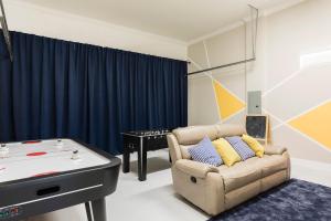 LE580X Liberty Square