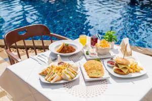 Phuket Leelavadee Hua Ting Resort