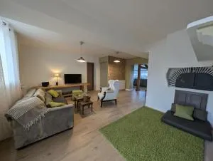 Fleur de Champagne - Gîte Garden - Barbonne-Fayel