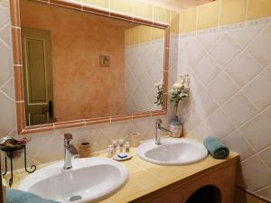 Maisons d'hotes La Bastide des Amouriers : photos des chambres