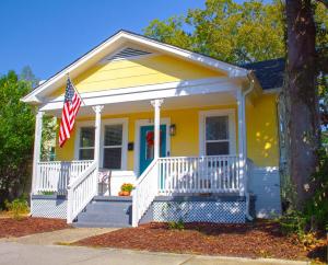 Bungalow 7- Downtown, cozy, comfortable
