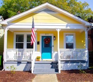 Bungalow 7- Downtown, cozy, comfortable