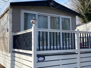 Coghurst Hall Holiday Home Sleeps 6, 2 bedrooms