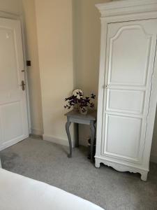 Single Room in Georgian Masionette