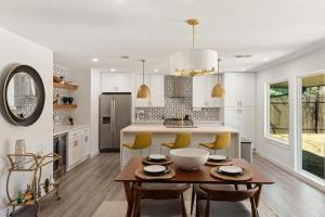 5 Mi to UT Home with Outdoor Entertainment Area!