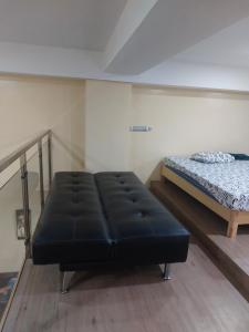 Summer Pines Loft 2 Bedroom Condo with Balcony & Free Parking