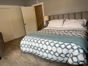2BD 2BR Downtown Westchester Sleeps 2 to 6