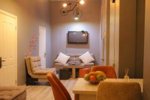 3 Bedrooms apartment in heart of Tbilisi, Rustaveli Avenue