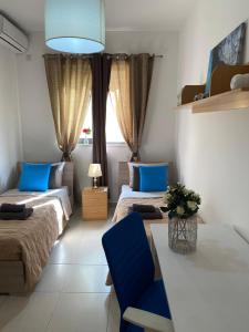 St Julians Cute Holiday Apartment with side seaview