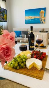 St Julians Cute Holiday Apartment with side seaview