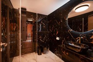 Casa Del Mar Apartments