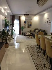 Women only, Master Room in Compound one kattameya سيدات فقط - Каир