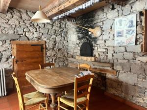 Maisons de vacances Gite rural le four a pain dans le parc naturel du Haut Jura : photos des chambres