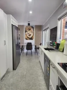 Experience Comfort in Our 3-Bedroom Family Home - 皮哈