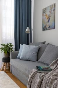 Cozy, modern studio with balcony in Buda