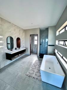 Beach Front House - Back Up Power & Water