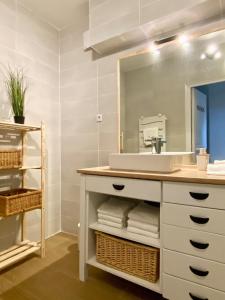 Appartements Le Grand Verdun - Charme et Lumiere - 3 chambres 8 personnes : photos des chambres