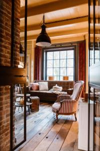 CRASHNSTAY - Wachtpost 20