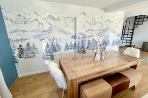 Charmant duplex, 110m2, 7 minutes des pistes, 8 couchages, belle vue sur les montagnes, cheminée