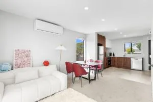 Cosy Stay Close to Airport - Harewood