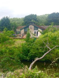 Canal Side Cottage,on the banks of the Caledonian Canal