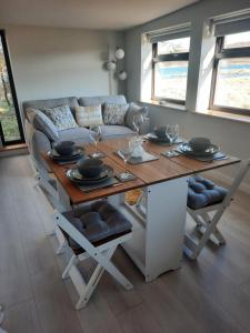 Druidibeg Cabin, Loch Druidibeg, Isle of South Uist