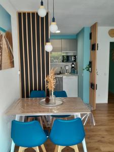 Appartements Joli 2 pieces sur le port avec piscine, terrasse, parking : photos des chambres