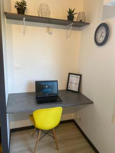 Appartements Le Delta - Centre CHU - parking prive - Netflix : photos des chambres