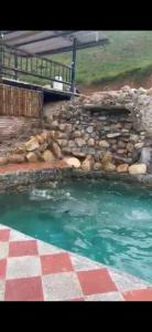 Cabaña en Norcasia con Jacuzzi, piscina agua de manantial y opción de atracciones extremas Paraíso Xtreme