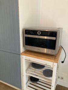 Appartements Studio centre proche marche et RER avec wifi : Appartement 1 Chambre