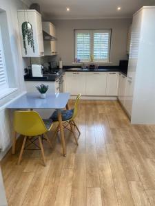 Sun Terrace Lodge Weybridge