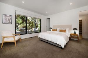 Aura Family Home by the Bay