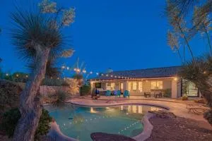 Oasis Escape with Hot Tub and Pool - Currys Corner