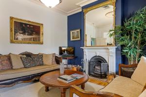 The Manse at Jamberoo Heritage Retreat on 1.5 Acres