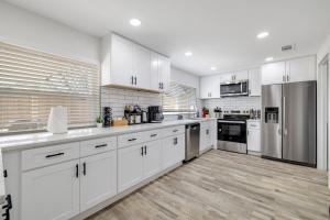 Frisco Getaway Hometel w the Spa and Outdoor Kitchen