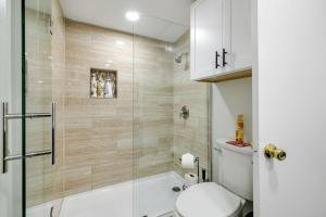 Frisco Getaway Hometel w the Spa and Outdoor Kitchen