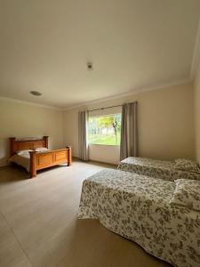 Mansão com vista para lago