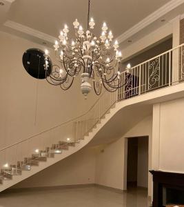 Mansão com vista para lago