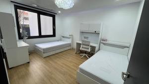 Apgujeong Homestay - Female only