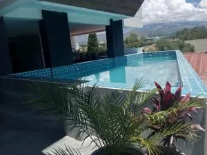 Lujoso monoambiente con vista panorámica - Uriondo