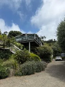 Hosts on the Coast Black Bach - 哈海