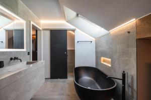 Central, Luxury, Chalet-Style Penthouse Apartment