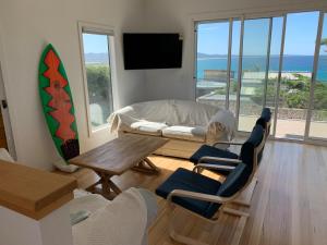 THE SHACK - panoramic beach and ocean views