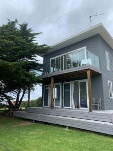 THE SHACK - panoramic beach and ocean views