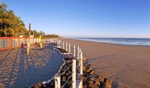 Casa de Playa Bosque de Mangle en Playa El Espino
